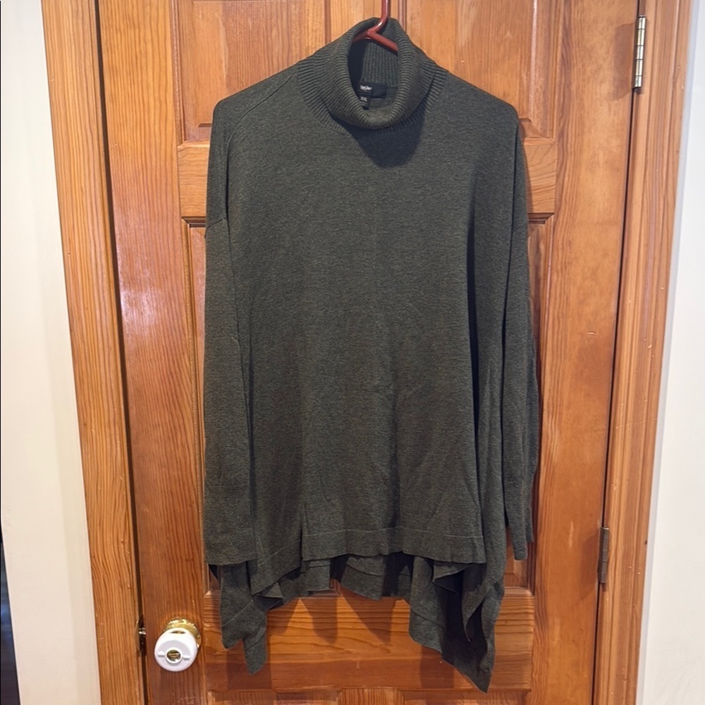 Mossimo women’s turtle neck green sweater size XXlarge.